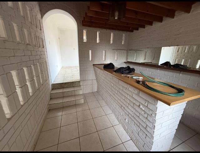 3 BEDROOM PROPERTY TO RENT IN MOSELEY PARK